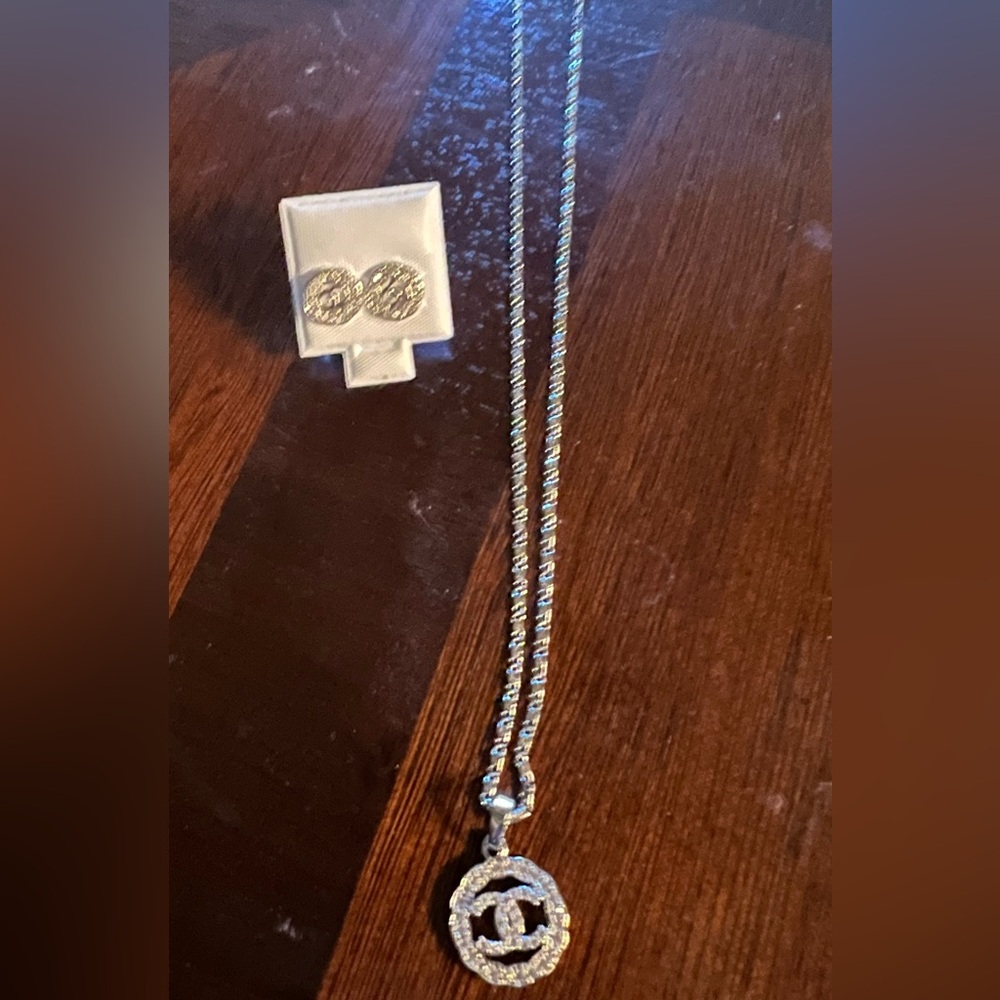 Earrings - necklace set